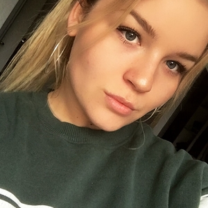 Laura - Prof de maths - La Ville-du-Bois