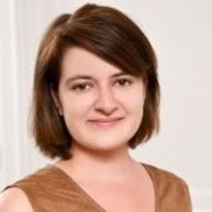 Mélanie - Prof de droit constitutionnel - Morsang-sur-Orge