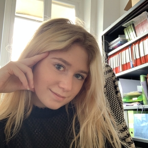 Manon - Prof d'anglais - Caen