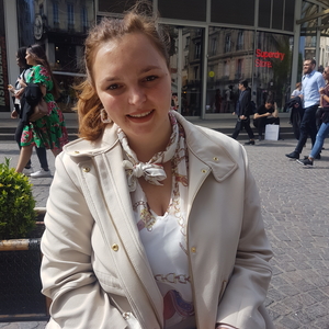 Issia - Prof de biologie - Bondy