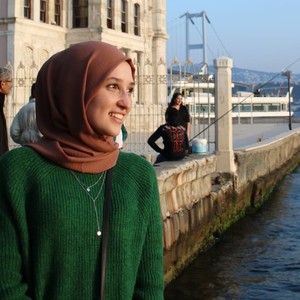 Betül - Prof d'aide aux devoirs - Vénissieux