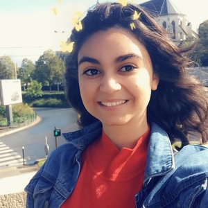 Ahlam - Prof de maths - Lille