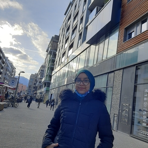 Oumayma - Prof de maths - Avignon