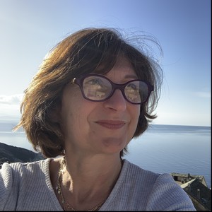 Véronique - Prof d'économie - Canari