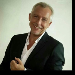 Roger - Prof de développement personnel - Paris 19e