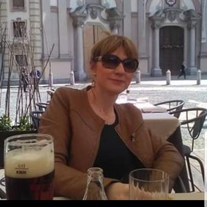 Elena - Prof d'économie - Vigevano