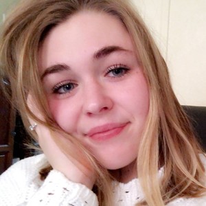 Chloé - Prof d'arts martiaux - Camon