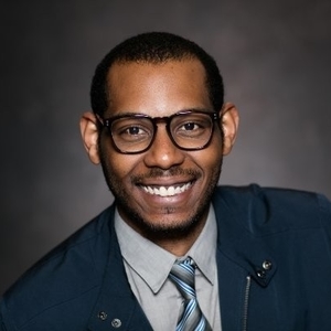 Guy-Alain - Prof d'initiation informatique - Paris