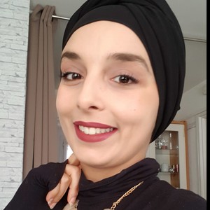 Hajar - Prof de management et gestion d'entreprise - Ivry-sur-Seine