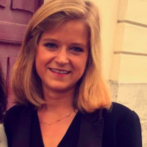 CAMILLE - Prof de ressources humaines - Valence