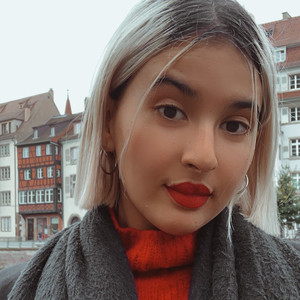 Dounia - Prof de langue des signes - Lyon