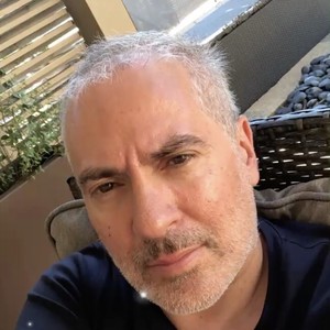 DANIEL - Prof de comptabilité - Ajaccio