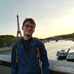 Julien - Prof d'histoire - Charbuy