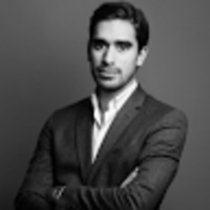 Pierre - Prof d'économie - Paris