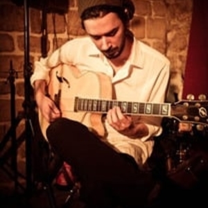 Aurelien - Prof de guitare - Paris 18e