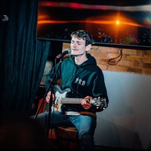 Harry - Prof de guitare - Tourlaville