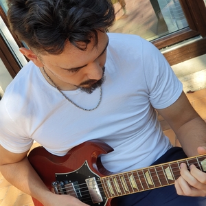 Théo - Prof de guitare - Champs-sur-Marne