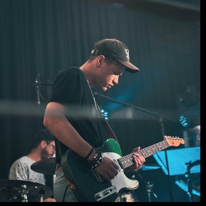 Julien - Prof de guitare - Lille
