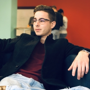Dylan - Prof d'économie - Rennes
