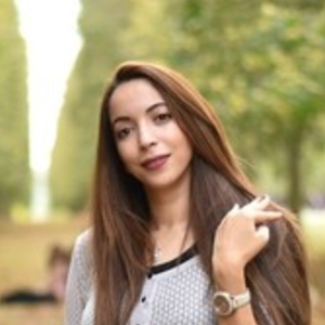 Zahra - Prof de management et gestion d'entreprise - Villejust