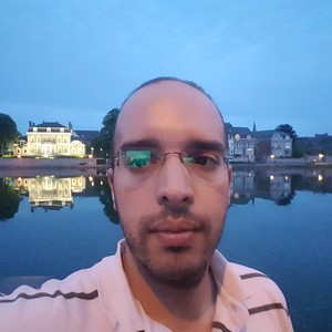 Rachid - Prof de maths - Bruxelles