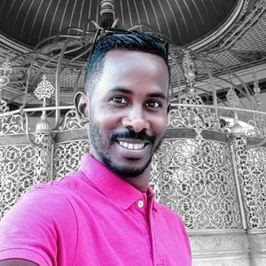 Nidhal - Prof de maths - Sens