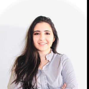 Lina - Prof de maths - Sens