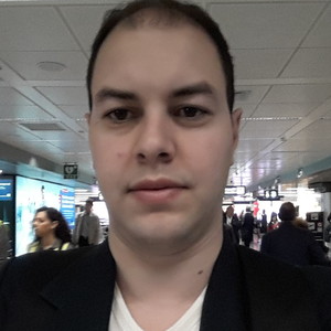 Achour - Prof d'initiation informatique - Paris