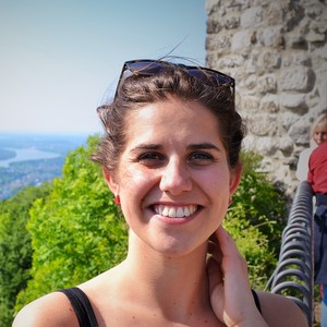 Charlotte - Prof de physique - Paris