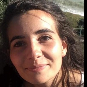 Flora - Prof de physique - chimie - Paris