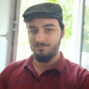 Julien - Prof d'initiation informatique - Tours