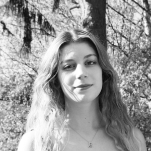 Chloé - Prof d'initiation informatique - Perdreauville