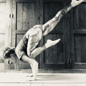 Chloé - Prof de yoga - London