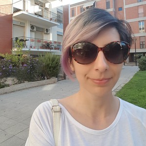 Laura - Prof d'italien - Aincourt