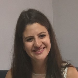 Betty - Prof de langue des signes - Poitiers
