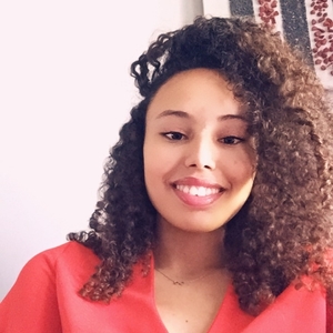Yasmine - Prof de maths - Les Mureaux