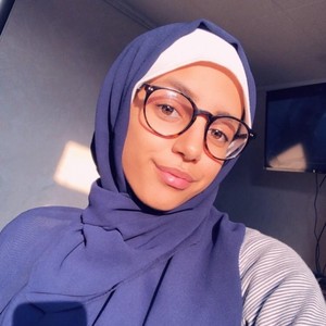 Halima - Prof de maths - Lure