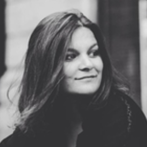 Laura - Prof de droit des affaires - Lyon