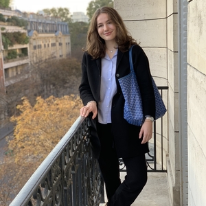 Ariane - Prof de maths - Paris