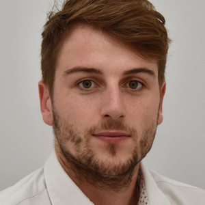 Simon - Prof de droit - Caux