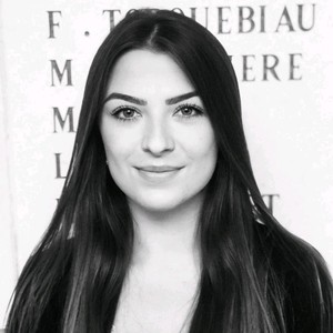 Célia - Prof d'économie - Montpellier