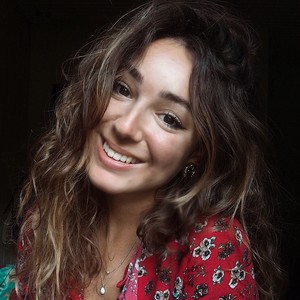Julia - Prof d'aide aux devoirs - Mazerolles