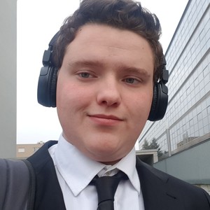 Ethan - Prof d'initiation informatique - Châtel-Saint-Denis
