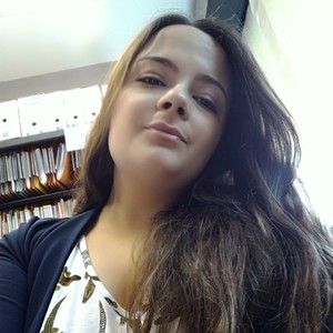Laetitia - Prof de droit civil - Paris