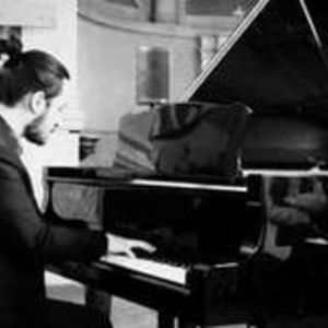 Milan - Prof de piano - Avrainville