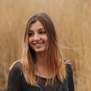 Lana - Prof d'initiation informatique - Peseux