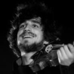 Lucien - Prof d'instruments à cordes - Paris