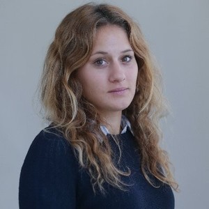 Manon - Prof de culture générale - Paris