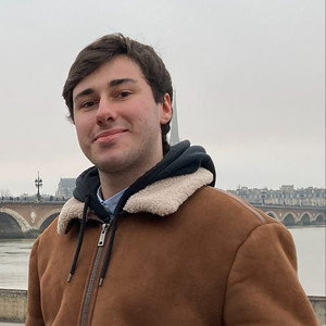 Julien - Prof d'économie - Paris