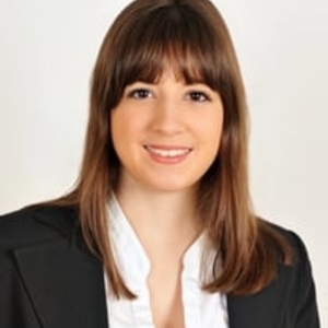 Manon - Prof de droit des affaires - Paris